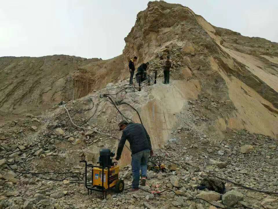 石灰岩破碎劈裂棒生产供应德清