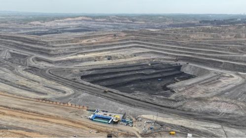 打造安全高效智能绿色矿山